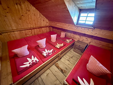 Mehrbettzimmer für 4 bis 5 Personen