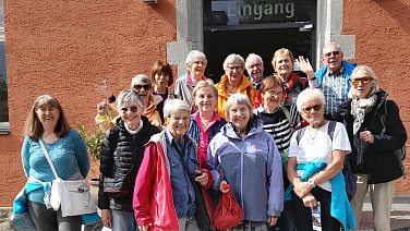 Gruppe nach Besuch des Waldmuseums