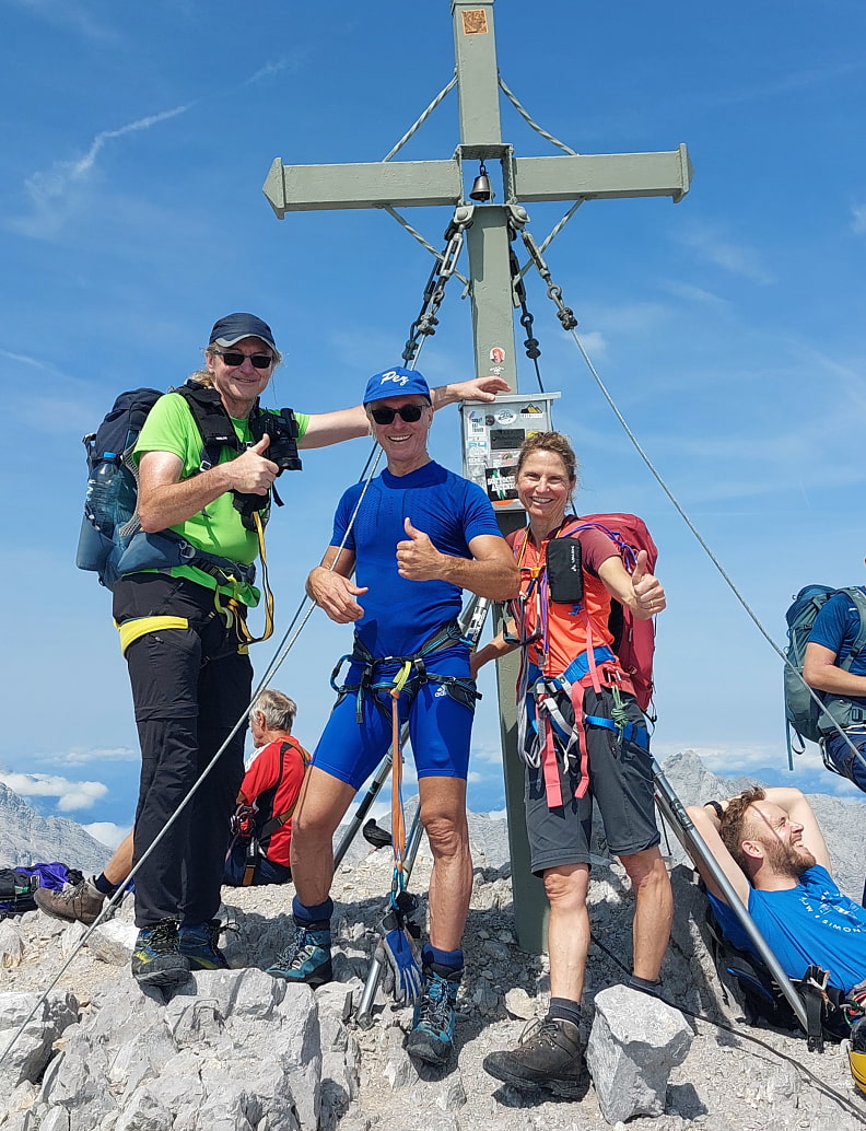 Die rauschenden Hüttenabende (natürlich mit Gesang) verdient sich der Bergliederstammtisch mit seinen vielen Aktivitäten.