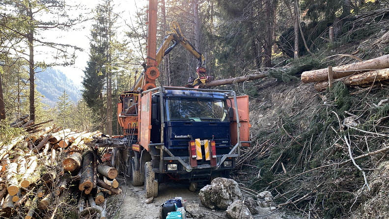 Ende Gelände: Für Sanierungen, wie hier am Weg zur Vorderkaiserfeldenhütte, braucht es professionelle Hilfe.