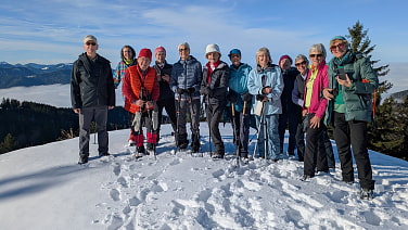 Gipfelglück über der Nebeldecke