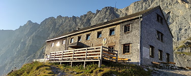 Die Lamsenjochhütte im Karwendel