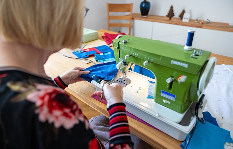 Einige Stellen im Wegegebiet werden vom Wasser stark erodiert – und Eberl muss diese jedes Jahr aufs Neue ausbessern.