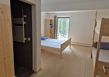 Familienzimmer mit Bad
