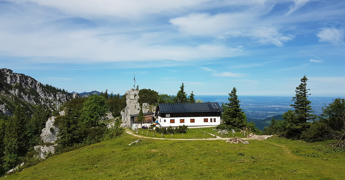 Die Kampenwandhütte und ihre Lage 