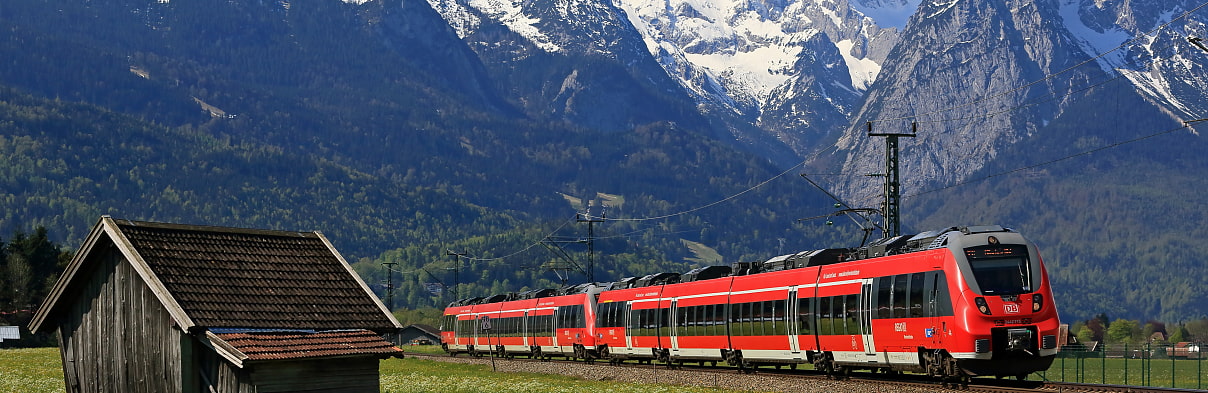 Die DB in Richtung Berge unterwegs