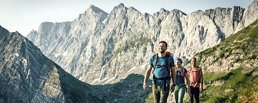 Bergsteiger*innen im Naturpark Karwendel