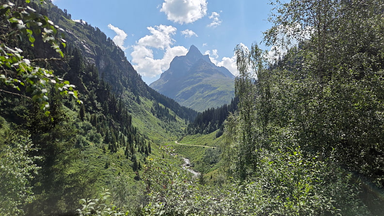 ... zur Konstanzer Hütte auf.