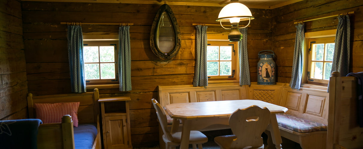 In der Hütte