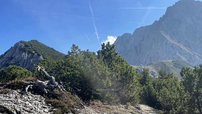 Eine schöne Gratwanderung führt zum Gipfel.