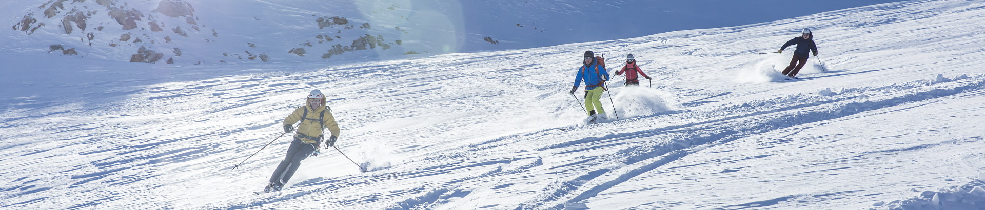 Skifahrer im Gelände