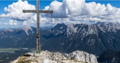 Obere Wettersteinspitze Gipfelkreuz