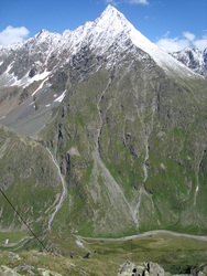 Schrankogel, von niederen Sulzkogel fotografiert, unten - die Amberger Hütte zu sehen