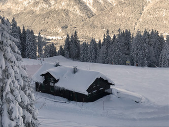Trögelhütte im Winter