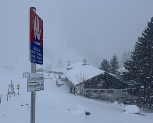 Die Schönfeldhütte bei ausgesuchtem Trainingswetter