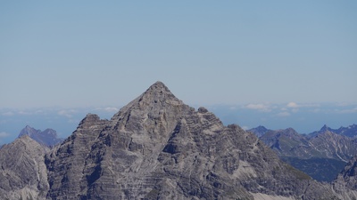 Blick von der der Marchspitze auf den Hochvogel (Foto von Hartmut Wimmer - aus Outdooractive.de)