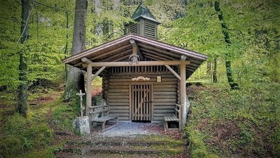 Mariengrotte am Wegrand