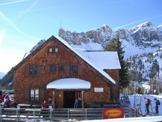 Erfurter Hütte mit Dalfazkamm