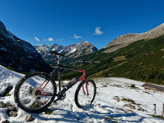 2021 sind wir im Oktober im Schnee stecken geblieben. Möge der Oktober diesmal golden sein.