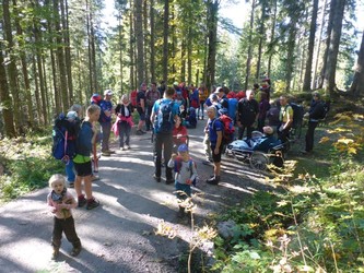 Auf dem Weg zum Rotwandhaus