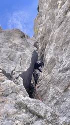 Kaminkletterei in der Sappl-Zott Tour für Abenteurer (UIAA 6). Foto: Sommer