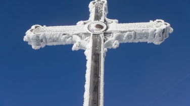 aberdann: Gipfelkreuz mit Rauhreif
